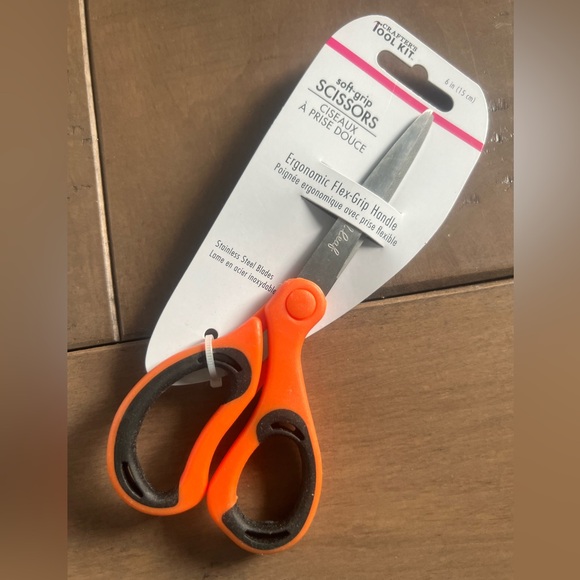 2 pcs Crafter's Toolkit Soft-Grip Scissors - Picture 2 of 5
